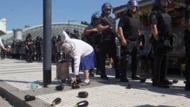 Encontraron a la abuela retratada durante la represión en el verdurazo Encontraron a la abuela retratada durante la represión en el verdurazo