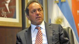 Daniel Scioli anunció que mantiene su precandidatura presidencial Daniel Scioli anunció que mantiene su precandidatura presidencial