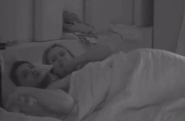 Coti y Conejo simularon tener sexo en la casa de Gran Hermano y los participantes se burlaron