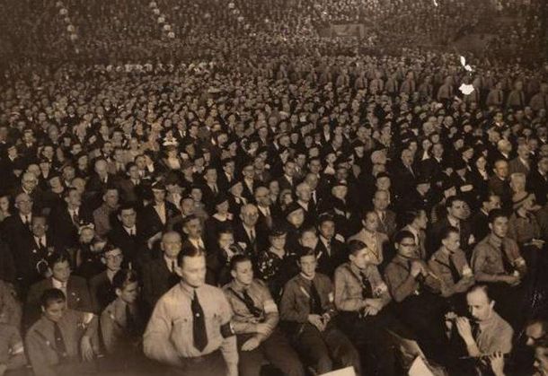 Revelan imágenes del acto nazi más grande del mundo fuera de Alemania en Argentina