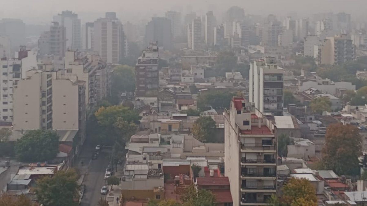 Cuál es el origen del humo que invade la Ciudad de Buenos Aires