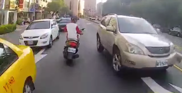 VIDEO: persecución de película en Taiwán que termina mal