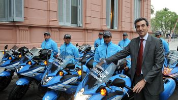 todos los argentinos tenemos que apoyar a la presidente todos los argentinos tenemos que apoyar a la presidente