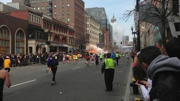 Explosión en el final de una maratón en Boston: tres muertos