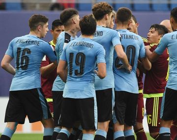 Los jugadores Sub 20 de Uruguay y Venezuela se enfrentaron en el hotel