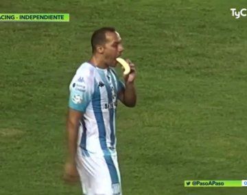 Estallaron los memes a dos años del clásico en el que Racing ganó con nueve jugadores
