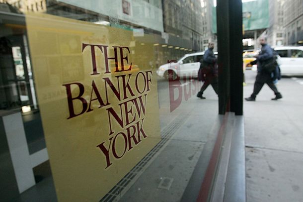 Bonistas intimaron al Bank of New York para que libere el pago frenado por Griesa