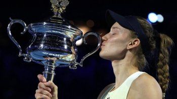 Elena Rybakina logró su primer título en el Abierto de Australia Elena Rybakina logró su primer título en el Abierto de Australia