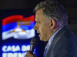 Yamandú Orsi ostenta una mayor intención de voto por parte de los frenteamplistas sobre Carolina Cosse. Yamandú Orsi ostenta una mayor intención de voto por parte de los frenteamplistas sobre Carolina Cosse.