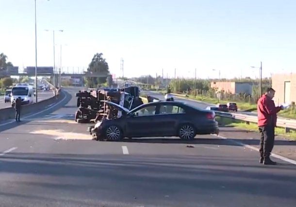 Choque y vuelco en Avenida General Paz