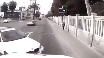 de pelicula: asi se salvo una mujer tras violento choque de pelicula: asi se salvo una mujer tras violento choque