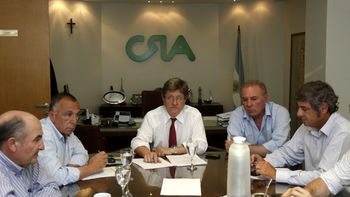 la mesa de enlace protestara con un paro ganadero la mesa de enlace protestara con un paro ganadero