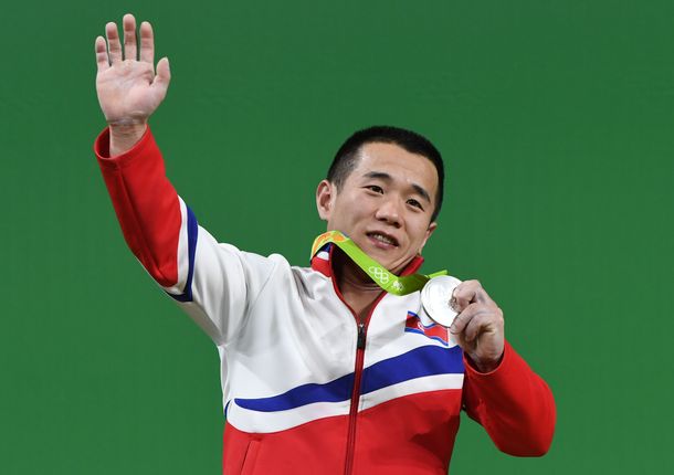 Un medallista olímpico le pidió perdón al presidente de su país por solo ganar la plateada