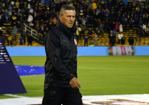 Pedro Monzón dejará de ser el entrenador de la Reserva de Independiente