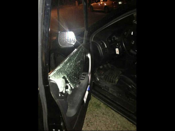 Auto del representante de Hernán Piquín