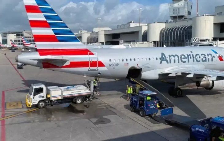 Un de American Airlines que iba a Miami se declaró en emergencia y tuvo que volver a Ezeiza. Un de American Airlines que iba a Miami se declaró en emergencia y tuvo que volver a Ezeiza.