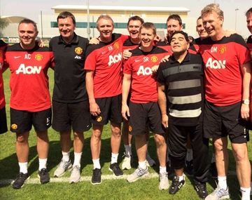 Furor con la llegada de Diego Maradona al Manchester United: mirá las fotos