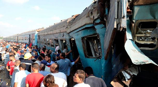Catastrófico choque de trenes en Egipto: murieron al menos 32 personas