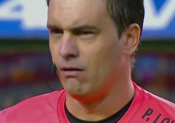 Insólito: así dirigió Patricio Loustau con conjuntivitis