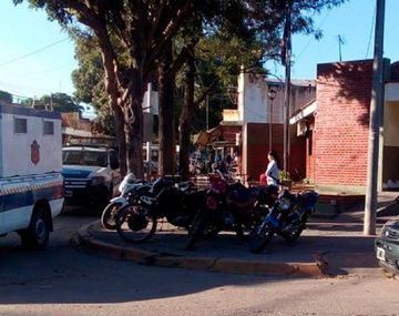 Un hombre mató de un tiro en la cabeza al motochorro que intentó robarle a su mujer
