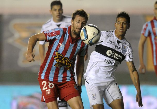Sobre el final, Gimnasia se llevó los tres puntos de Sarandí y sigue en racha