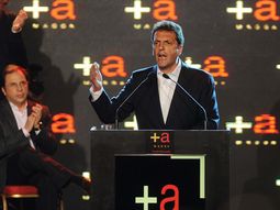 massa sumo al ex companero de formula de menem y presenta su mesa nacional massa sumo al ex companero de formula de menem y presenta su mesa nacional