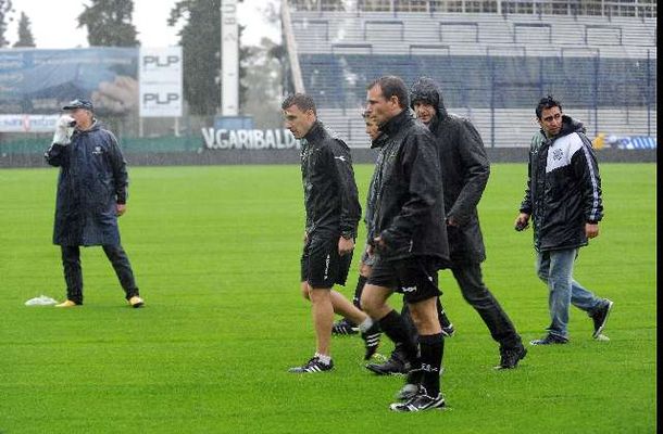 Por la lluvia, se suspendió el partido entre Gimnasia y Colón