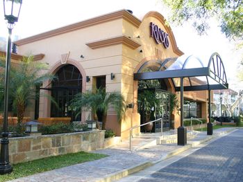 Denuncian al restaurat Kansas por discriminación