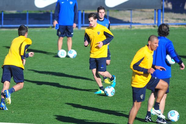 Bianchi sigue probando: Gago, al banco y Gigliotti, de titular