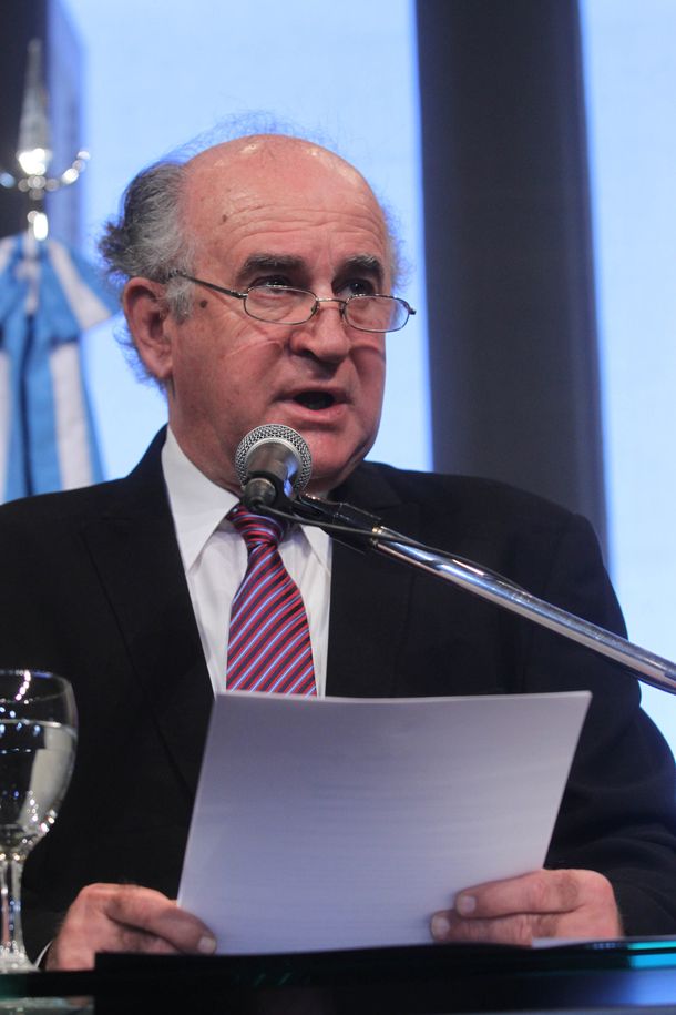 Parrilli se reunió con la UIA para informar sobre tareas de inteligencia