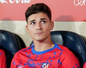 Enojo en el periodismo contra Simeone por sacar a Julián en el entretiempo