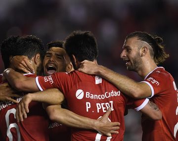 Independiente ganó con un doblete de Silvio Romero y San Lorenzo profundiza su crisis