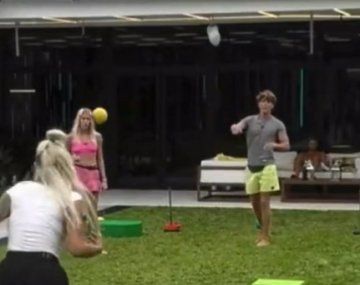 El pelotazo de Marcos en la cara de Camila