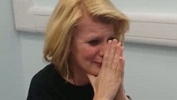 Conmovedor: Mirá la emoción de una mujer que nació sorda y escucha por primera vez