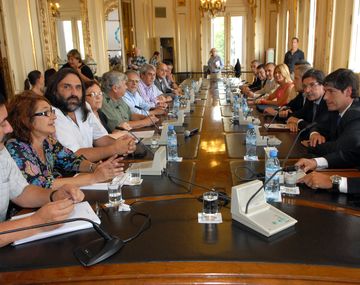 Negociaciones contrarreloj en las provincias