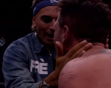 La épica victoria de Momo ante Mike Máquina del Mal en la pelea estelar