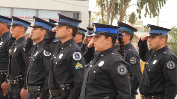 El Gobierno oficializó un aumento para los efectivos de la Policía Federal