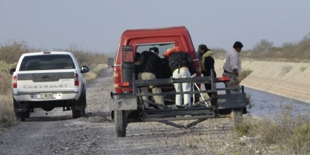 La Pampa: cumplió una apuesta, se tiró a un arroyo y desapareció