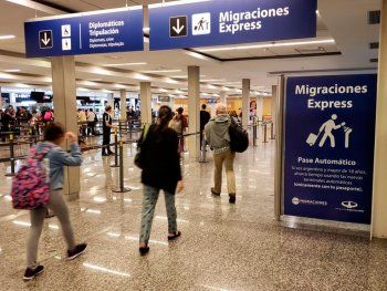 El Gobierno adelanta que con el  50% de la población vacunada no se pedirá PCR en Ezeiza