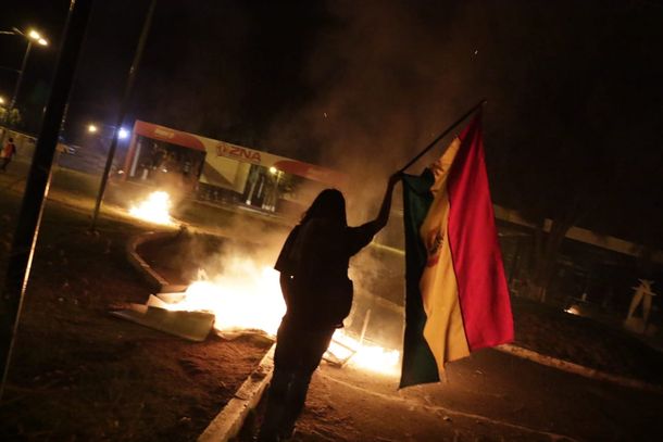 Incertidumbre y violencia en Bolivia luego de las elecciones: otra vez habría balotaje