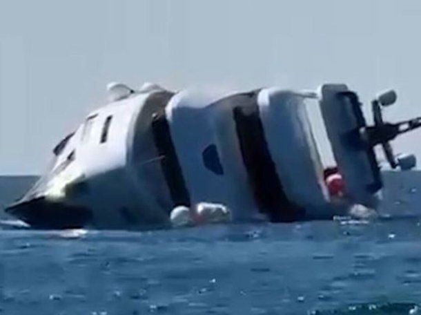Estreno trágico: un yate de lujo se hundió a los pocos minutos de zarpar en Turquía