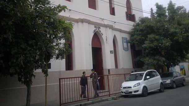 Los empleados de la educación privada acordaron una suba salarial del 25%