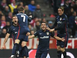El festejo de Griezmann con sus compañeros del Atlético Madrid El festejo de Griezmann con sus compañeros del Atlético Madrid