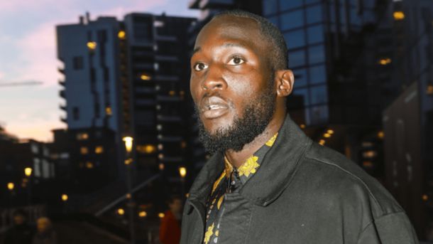 El mal momento de Romelu Lukaku en medio de la muerte de su padre: denunció extorsiones de su familia