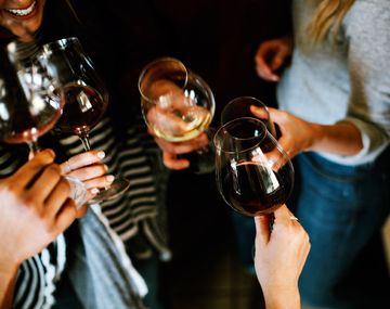 Nuevas restricciones de reunión en Inglaterra por el coronavirus podrían seguir hasta Navidad