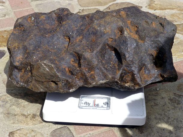 Tenían un meteorito sin saberlo y lo usaban para prensar jamones