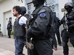 impresionante operativo para trasladar al narco colombiano impresionante operativo para trasladar al narco colombiano