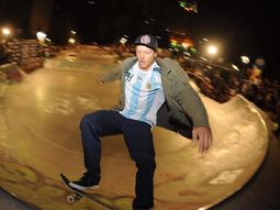 el messi del skate deleito a todos durante su paso por argentina el messi del skate deleito a todos durante su paso por argentina