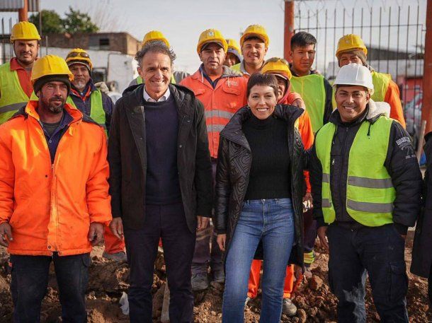 Mayra Mendoza y Katopodis recorrieron obras de pavimentación en San Francisco Solano y Ezpeleta