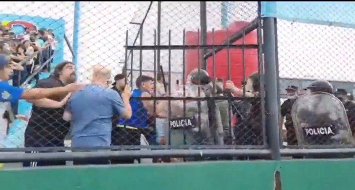 Incidentes con los neutrales de Boca en cancha de Arsenal